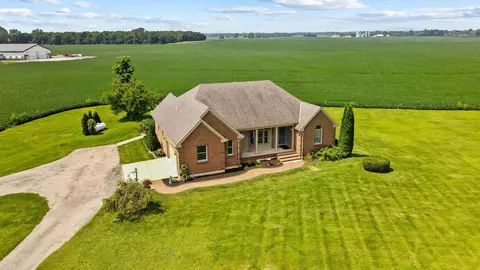 880 N Mcmahill Rd, Milford Center, OH 43045