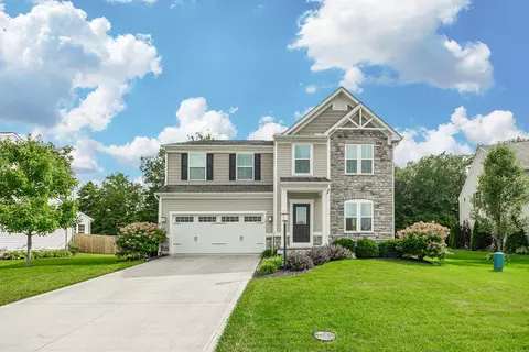 1811 Azalea Ln, Pataskala, OH 43062