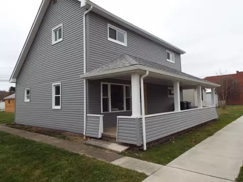 639 Chestnut St, Nelsonville, OH 45764