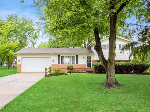 7881 Jeanette Dr, Westerville, OH 43081