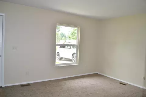 3324 Tackett St, Springfield, OH 45503 photo 6