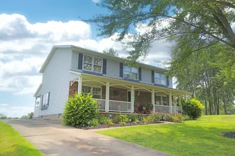 810 Fairway Dr, Howard, OH 43028