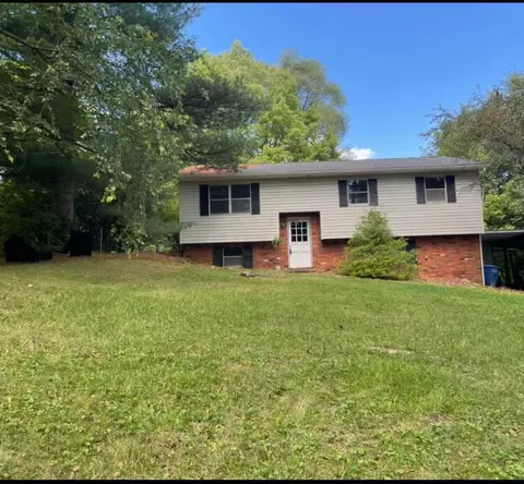 46 Bridle Path Ln, Granville, OH 43023