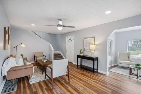 126 E Walnut St, Marion, OH 43302 photo 6