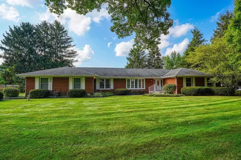 552 Sycamore Dr, Circleville, OH 43113