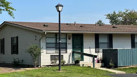 833 Pipers Run Ct, Columbus, OH 43228