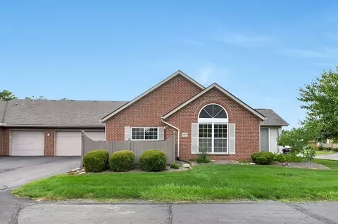 6851 Ridge Rock Dr #11, New Albany, OH 43054