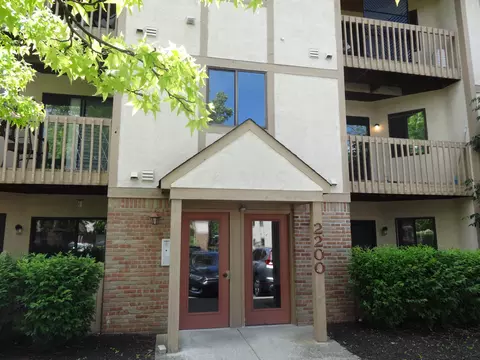 2200 F Hedgerow Rd #2200F, Columbus, OH 43220