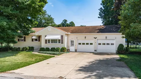 824 Crescent Dr, Heath, OH 43056