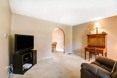 110 Kettering Bnd, Delaware, OH 43015 photo 6