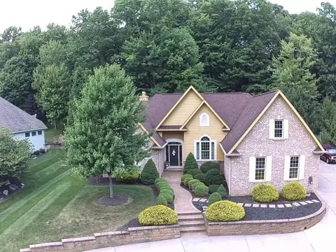 896 Howell Dr, Newark, OH 43055