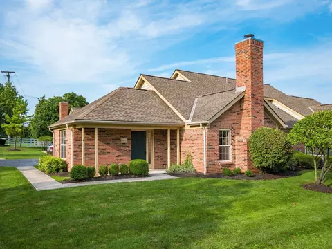 3050 Pine Manor Blvd, Grove City, OH 43123