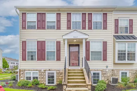7027 Monarchos Dr #12, New Albany, OH 43054