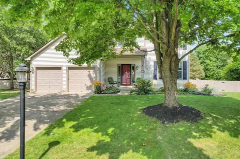 760 Montmorency Dr E, Pickerington, OH 43147
