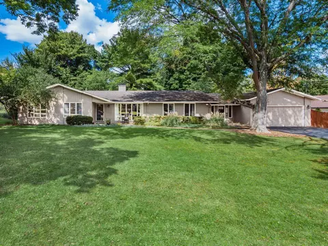 4390 Anderson Dr, Columbus, OH 43221