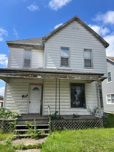 157 N Cedar St, Newark, OH 43055