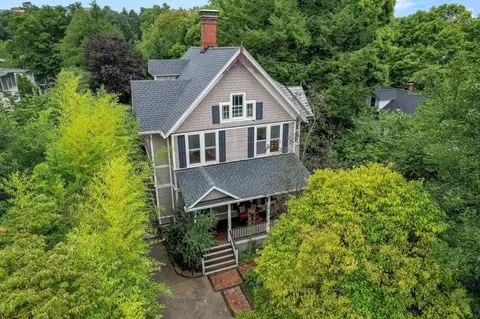 332 W Elm St, Granville, OH 43023
