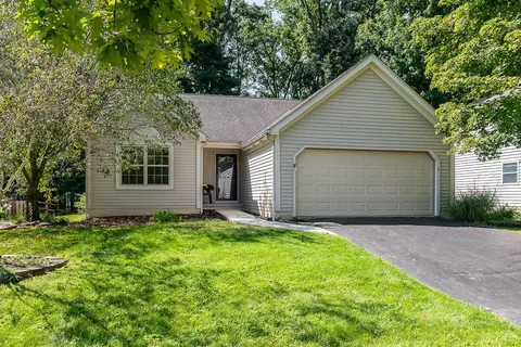 77 Beech Ct, Delaware, OH 43015