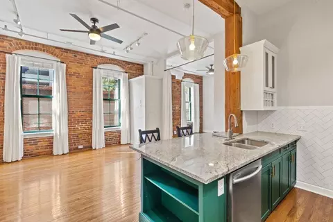 55 W Livingston Ave #203, Columbus, OH 43215