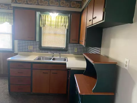 1083 Wilson Ave, Marion, OH 43302 photo 4