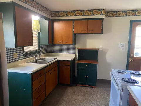 1083 Wilson Ave, Marion, OH 43302 photo 3