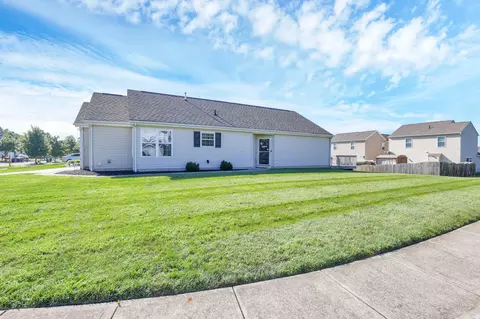 6898 Riding Trail Dr, Canal Winchester, OH 43110