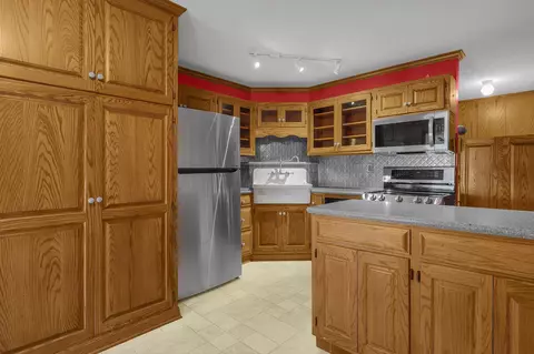 3857 Farm Brook Ln, Columbus, OH 43204 photo 14