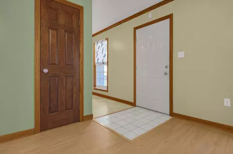 3857 Farm Brook Ln, Columbus, OH 43204 photo 4
