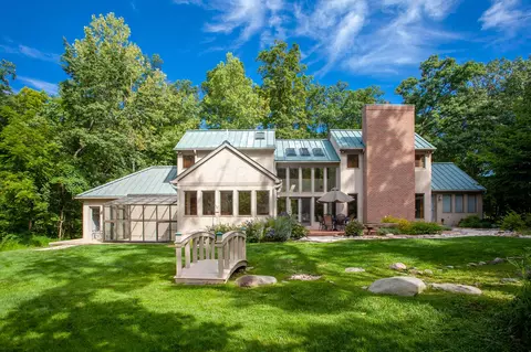 7077 Duncans Glen Dr, Westerville, OH 43082