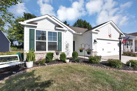 247 Woodland Sky Dr, Pataskala, OH 43062