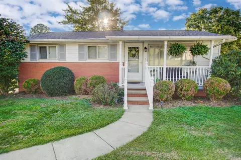 3295 Circle Ct, Zanesville, OH 43701