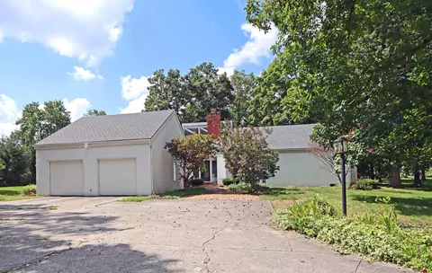 1355 Fox Run Dr, Marysville, OH 43040