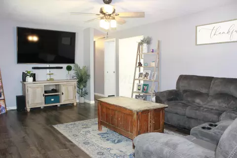 3906 Delmar Cir, Springfield, OH 45503 photo 2