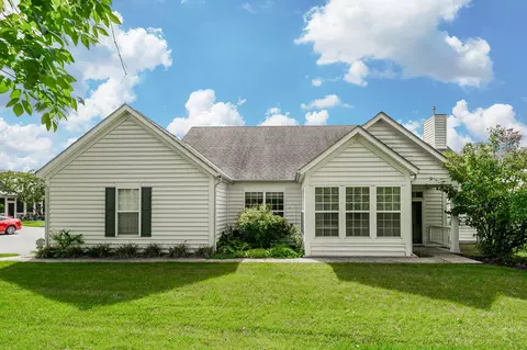 5988 Naughten Pond Dr, Columbus, OH 43213