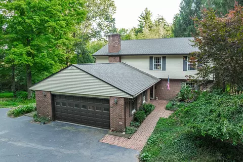 171 Pine Tree Dr, Granville, OH 43023