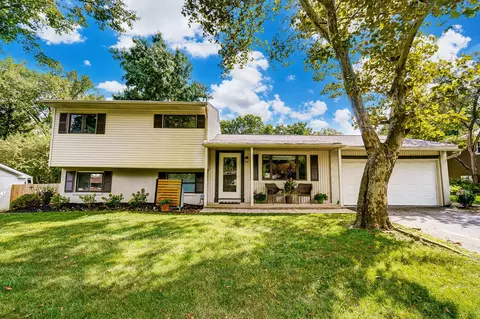 987 Larkstone Dr, Columbus, OH 43235