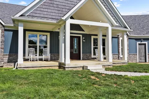 2982 Canyon Rd, Granville, OH 43023