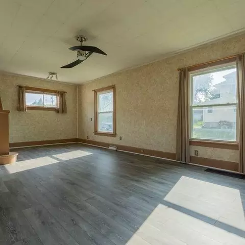 223 E Washington Ave, Marion, OH 43302 photo 8