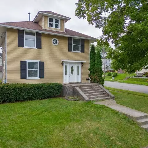 223 E Washington Ave, Marion, OH 43302 photo 2