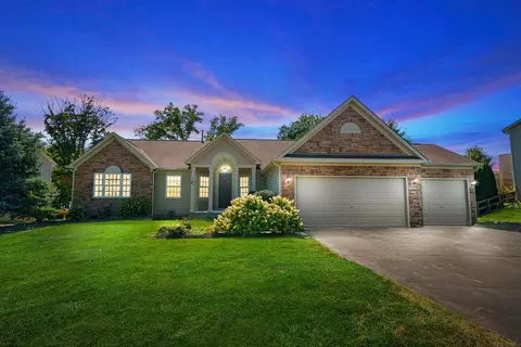 3096 Abbey Knoll Dr, Lewis Center, OH 43035