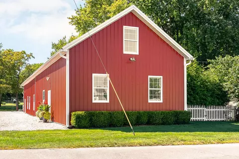 299 S High St, Pataskala, OH 43062