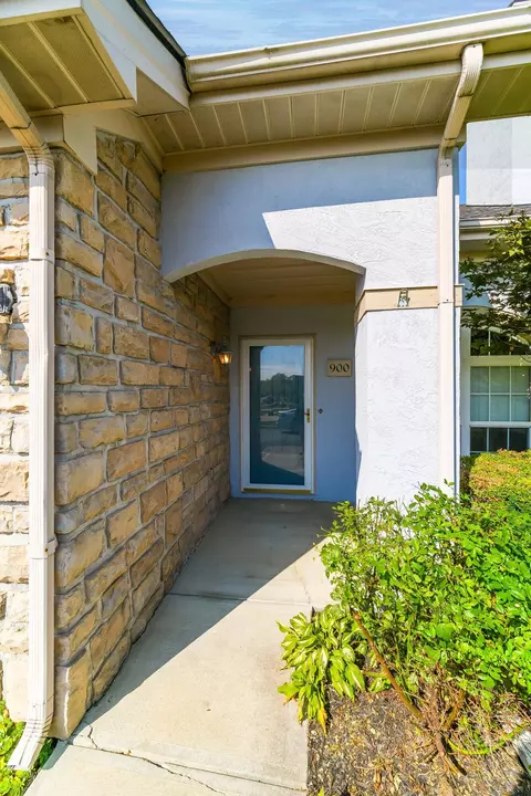 900 Village Dr, Delaware, OH 43015