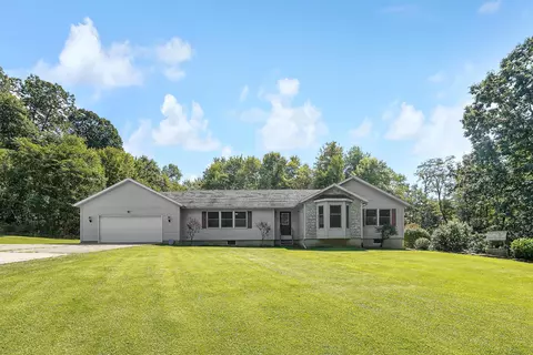 11170 Fallsburg Rd NE, Frazeysburg, OH 43822