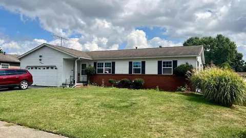 1100 Daisy Ln, Heath, OH 43056