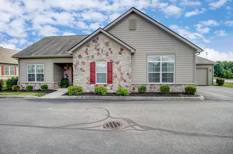 611 Turning Leaf Ln, Heath, OH 43056