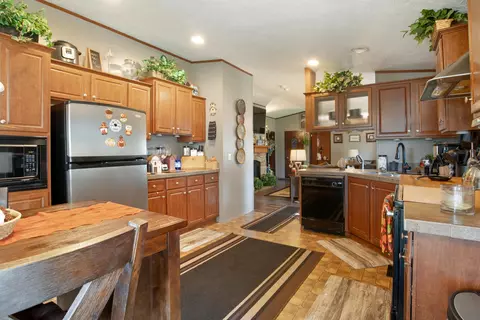1220 Vista Dr, Heath, OH 43056