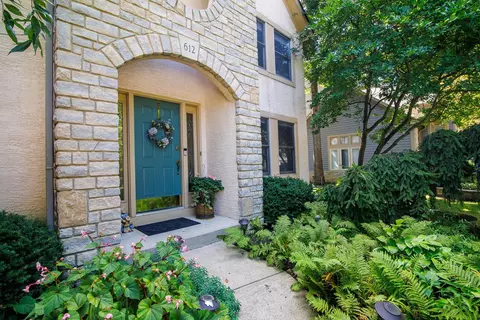 612 Brook Run Dr, Westerville, OH 43081