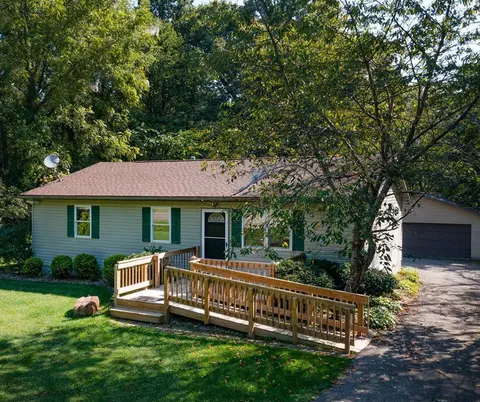 3154 Apple Valley Dr, Howard, OH 43028