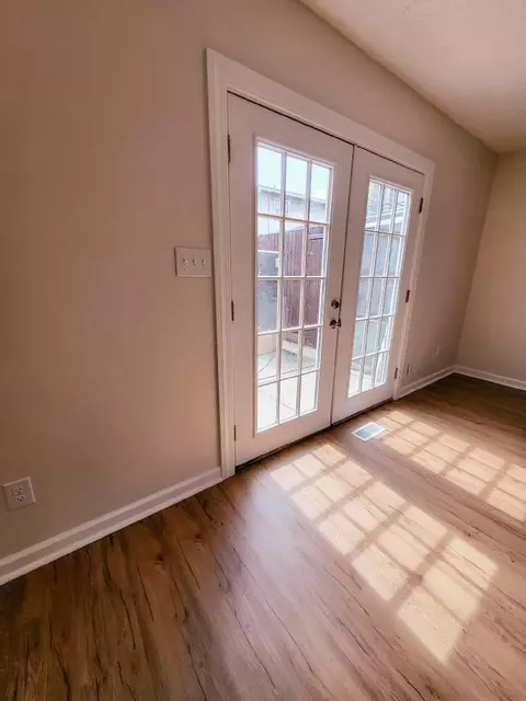 2299 Woodbrook Cir N #327, Columbus, OH 43223