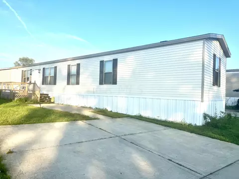 6106 London Groveport Rd #J6, Grove City, OH 43123